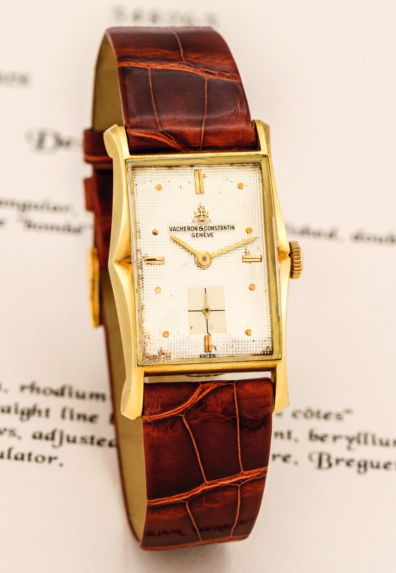 VACHERON CONSTANTIN REF. 4984 
SO-CALLED "LIPS" YELLOW GOLD
Vacheron & Constantin, Genève, No. 485407, case No. 
348263, Ref. 4984. Made in 1950. 
Very fine and rare, rectangular, lobed, 18K yellow gold 
wristwatch with an 18K yellow gold Vacheron Constantin 
buckle. Accompanied by a Certificate of Authenticity.