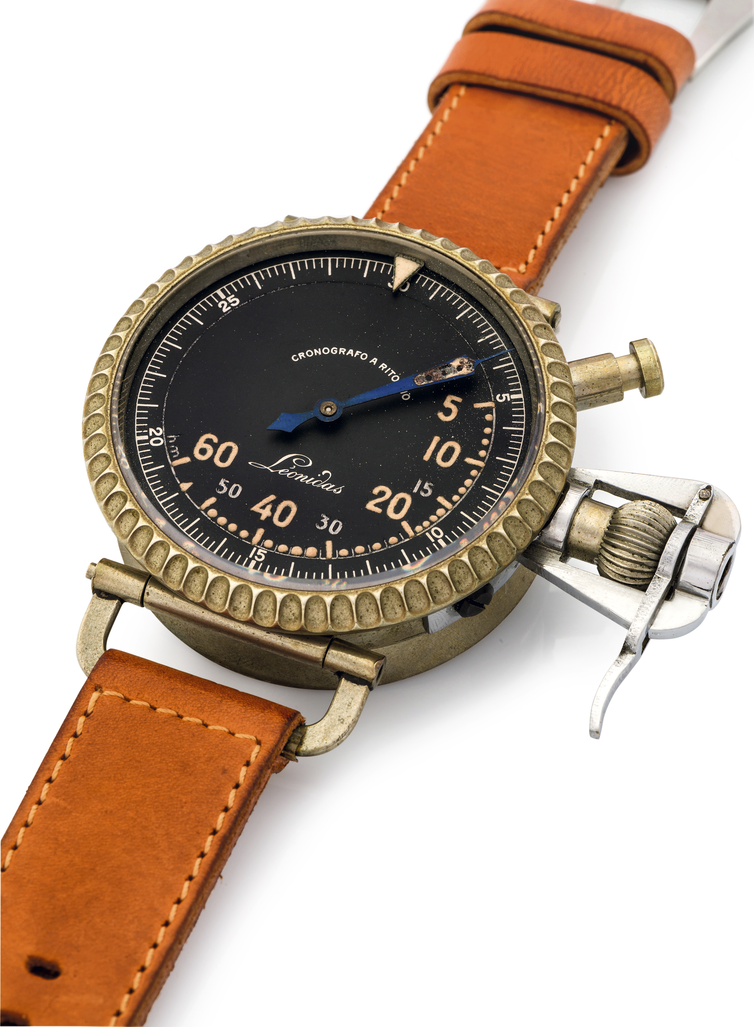 LEONIDAS, CHRONOGRAFO A RITORNO 
Leonidas, "Chronografo a Ritorno". Made in the 1940s. 
Fine , large, stainless steel and nickel reversing stop watch for equal 
distance bomb sight, HEIGHT graduated in meters, military watch with 
round single button, bidirectional chronograph.