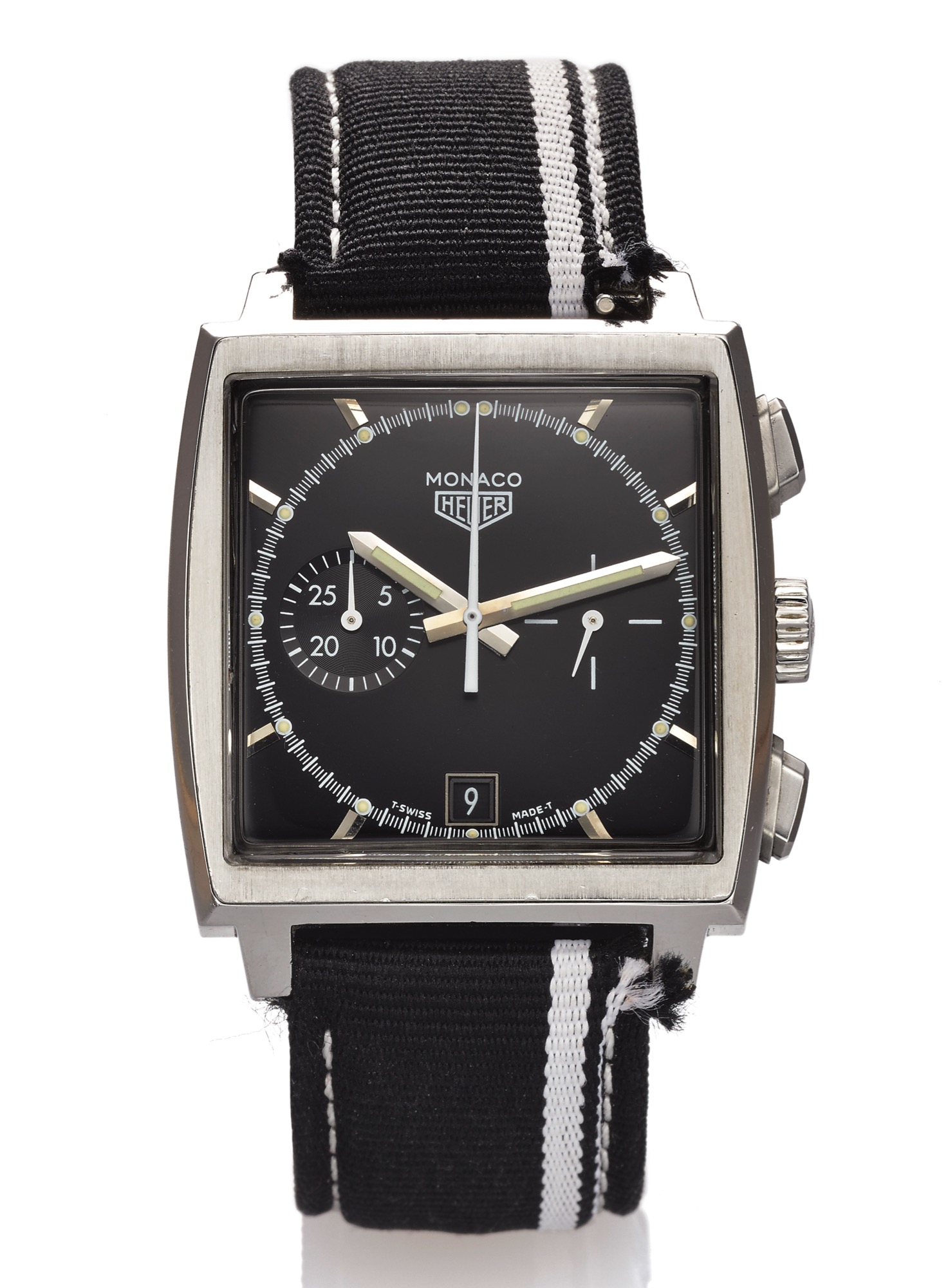 HEUER REF. CS2110 MONACO LIMITED EDITION STEEL 
Heuer, "Monaco," No. 3873 / 5000, Ref. CS2110. Made in a limited 
edition of 5000 pieces circa 2000. 
Fine and unusual, square convex, self-winding, water-resistant, 
stainless steel wristwatch with square button chronograph, register 
and date.