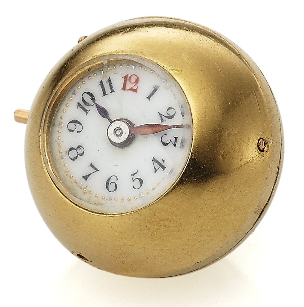 BALL PENDANT WATCH YELLOW GOLD 
Anonymous, Swiss. Made circa 1900. 
Very fine, yellow gold ball-shaped pendant watch 
with bezel winding.