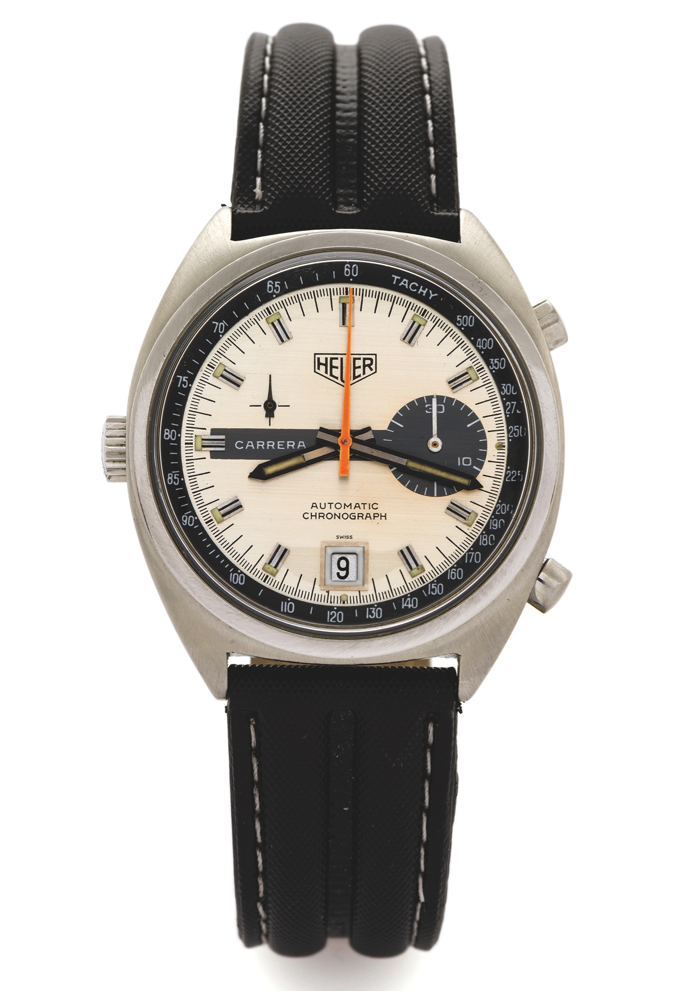 HEUER CARRERA 
Heuer, « Carrera, Automatic Chronograph ». Made in the 1970s. 
Fine, self-winding, water-resistant, tonneau-shaped, stainless 
steel left-handed wristwatch with round button chronograph, 
register, tachometer and date.