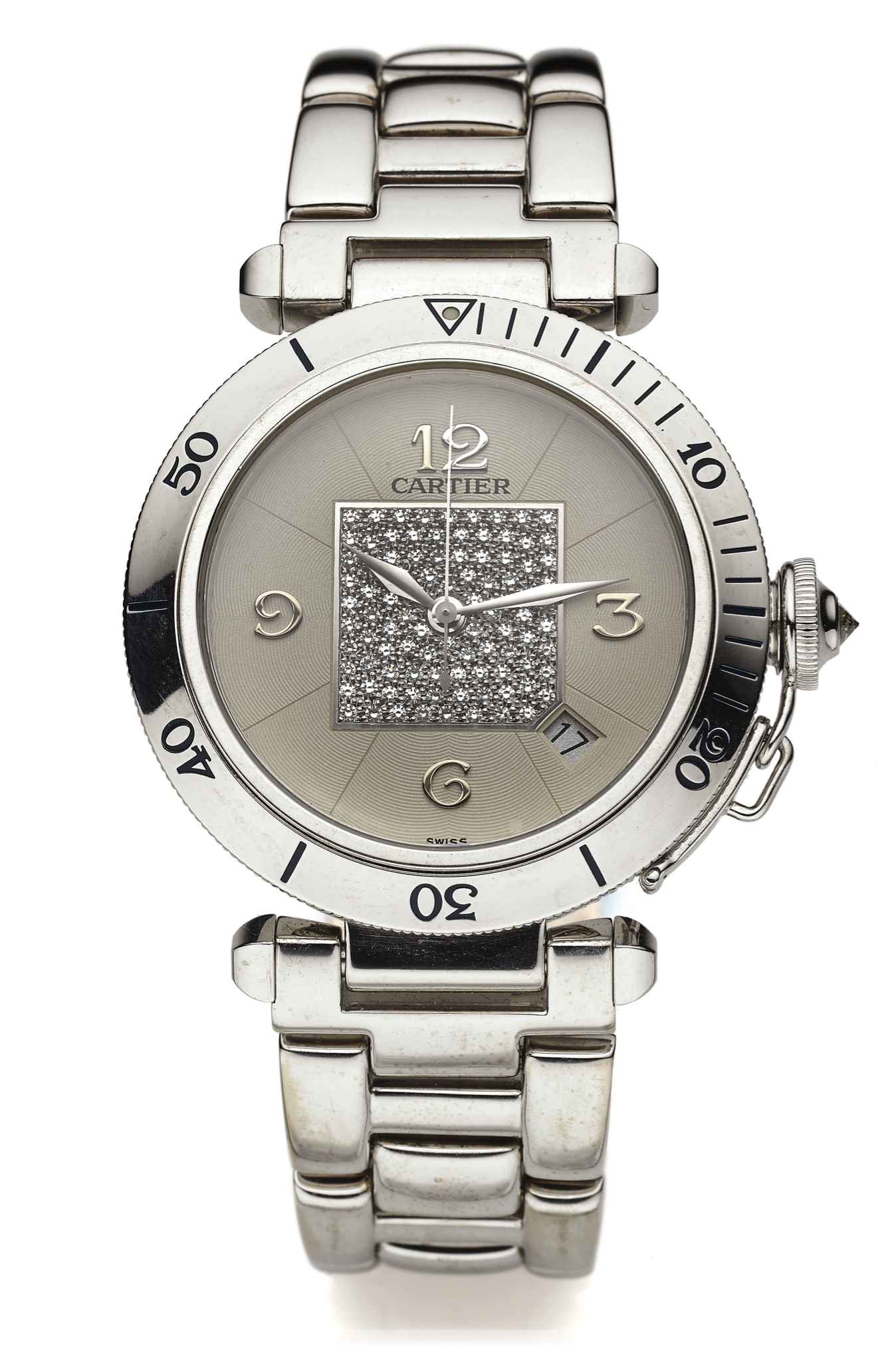 CARTIER REF. 2353 PASHA
DIAMOND DIAL WHITE GOLD
Cartier, "Pasha Automatic", case No. MG281311, Ref. 2353. 
Very fine and rare, heavy 18K white gold, center seconds, self-
winding, water-resistant wristwatch with diamond-set dial, date 
and an 18K white gold Cartier bracelet with concealed double 
deployant clasp.
