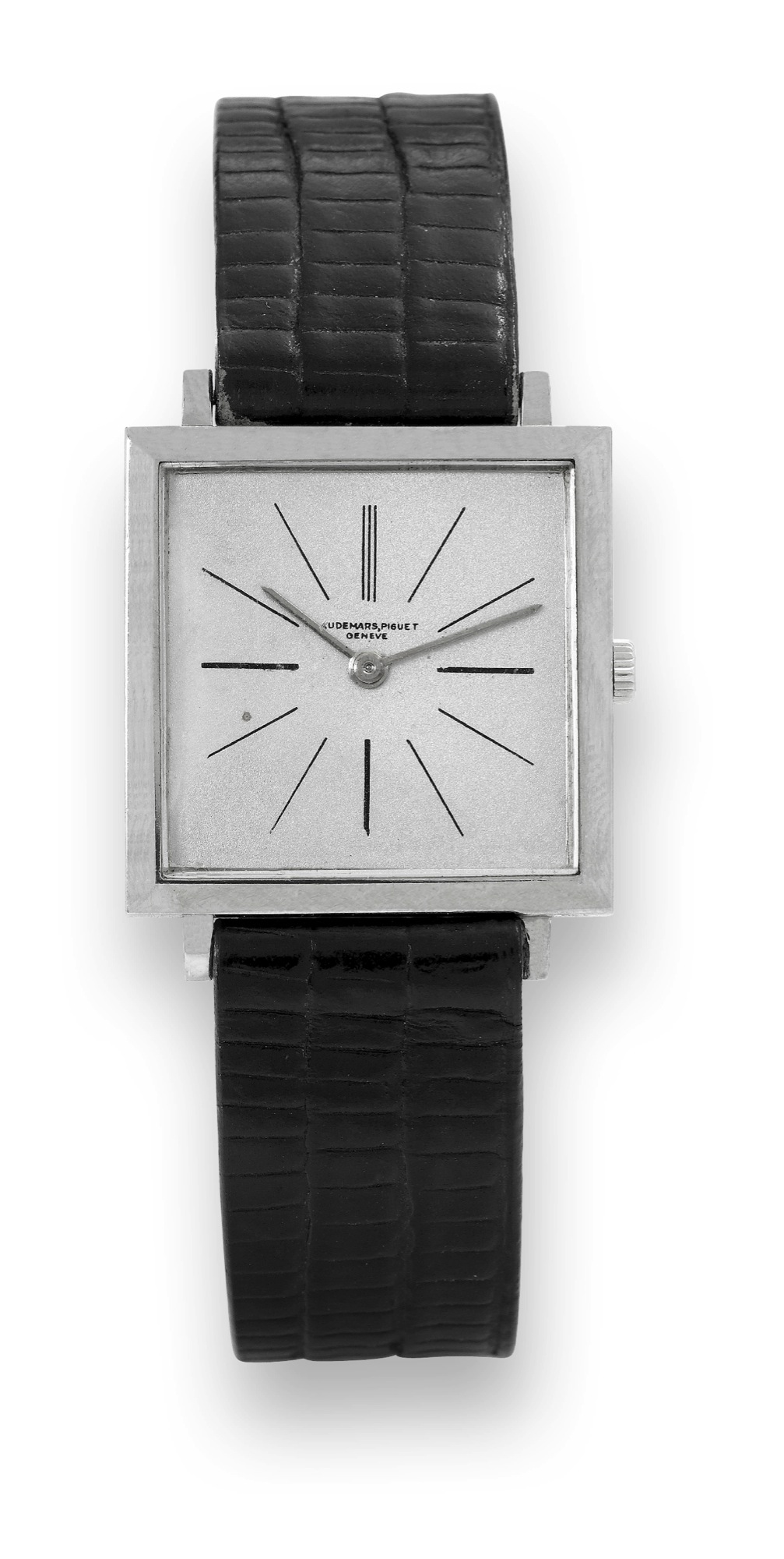 Audemars Piguet
for Mauboussin, Paris
Audemars Piguet, Genève, movement
No. 92041, case No. 33651. Made circa
1940.
Very fine, square, 18K white gold
wristwatch.