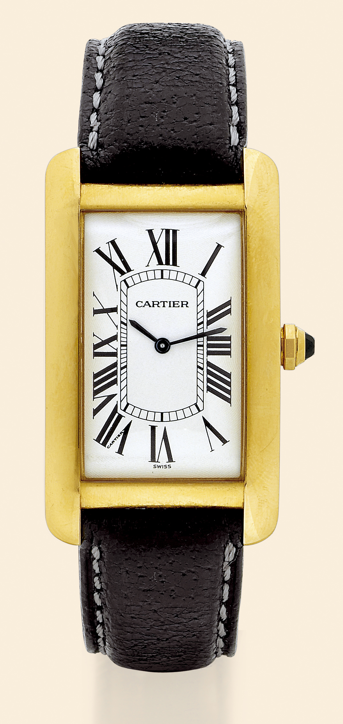 Yellow Gold Tank Américaine
Cartier, ?Tank Américaine?, Ref. 1735-1.
Made in the 1990s.
Very fine, rectangular curved, 18K yellow gold wristwatch.