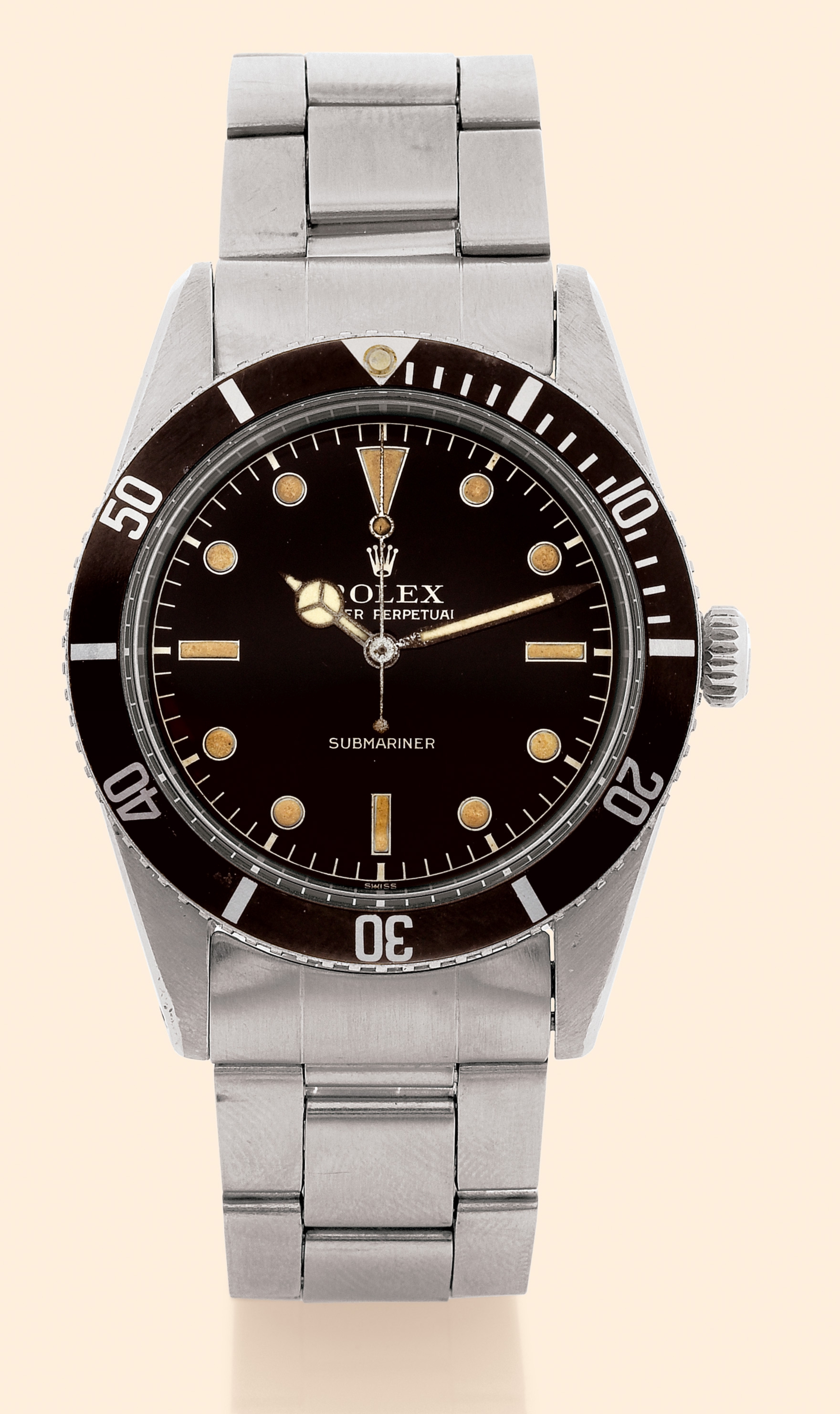 So-called "James Bond"
Rolex, ?Oyster Perpetual Submariner?,
Ref. 6205. Production of this reference
started circa 1954.
Fine and rare, center-seconds, self-winding, water-resistant,
stainless steel gentleman's wristwatch with a stainless steel
Rolex Oyster bracelet.