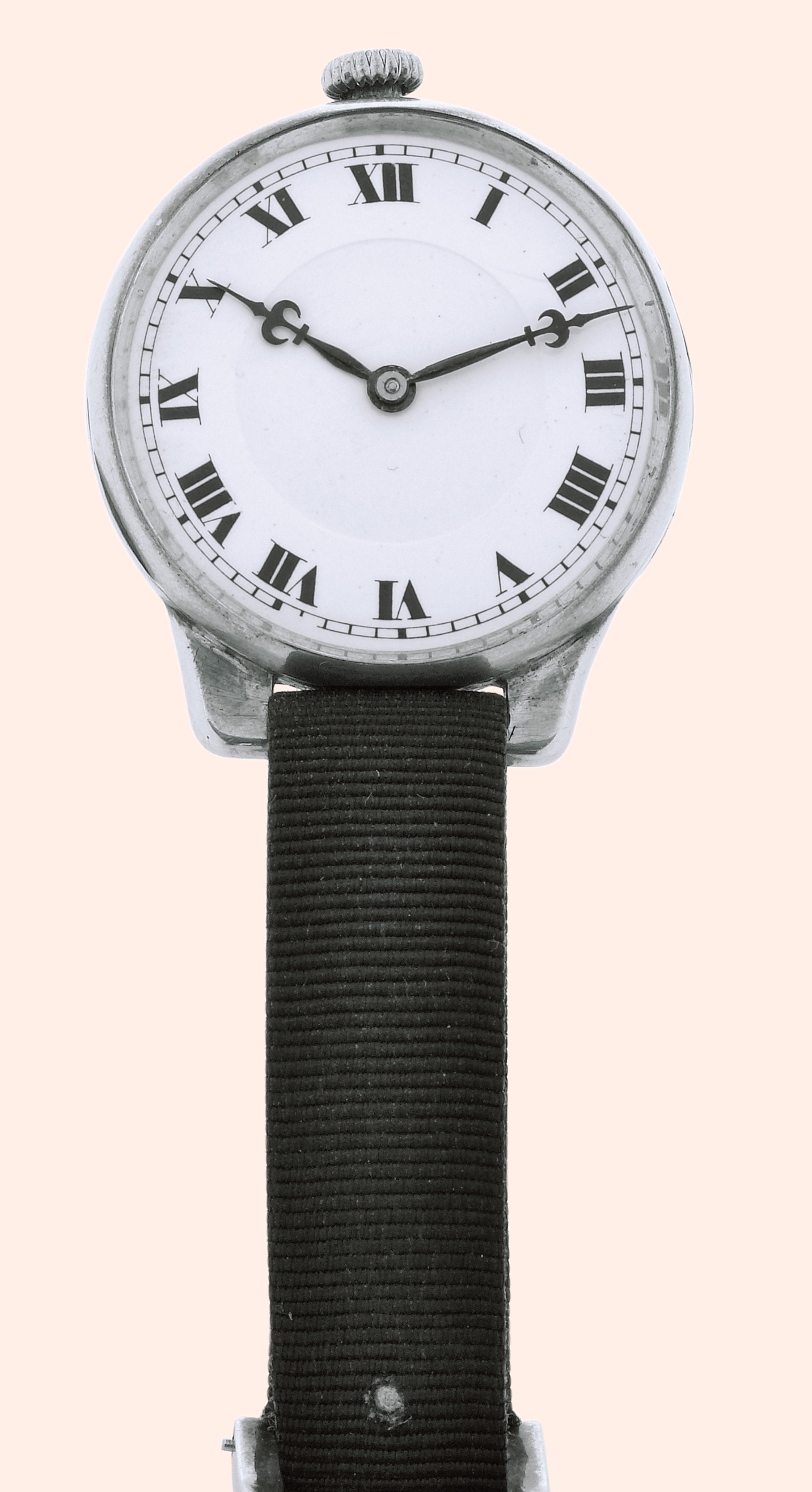Rolex, case No. 50056. Made circa 1910.
Fine and rare, early, sterling silver nurse?s
watch with a sterling silver buckle to be
worn on a belt.