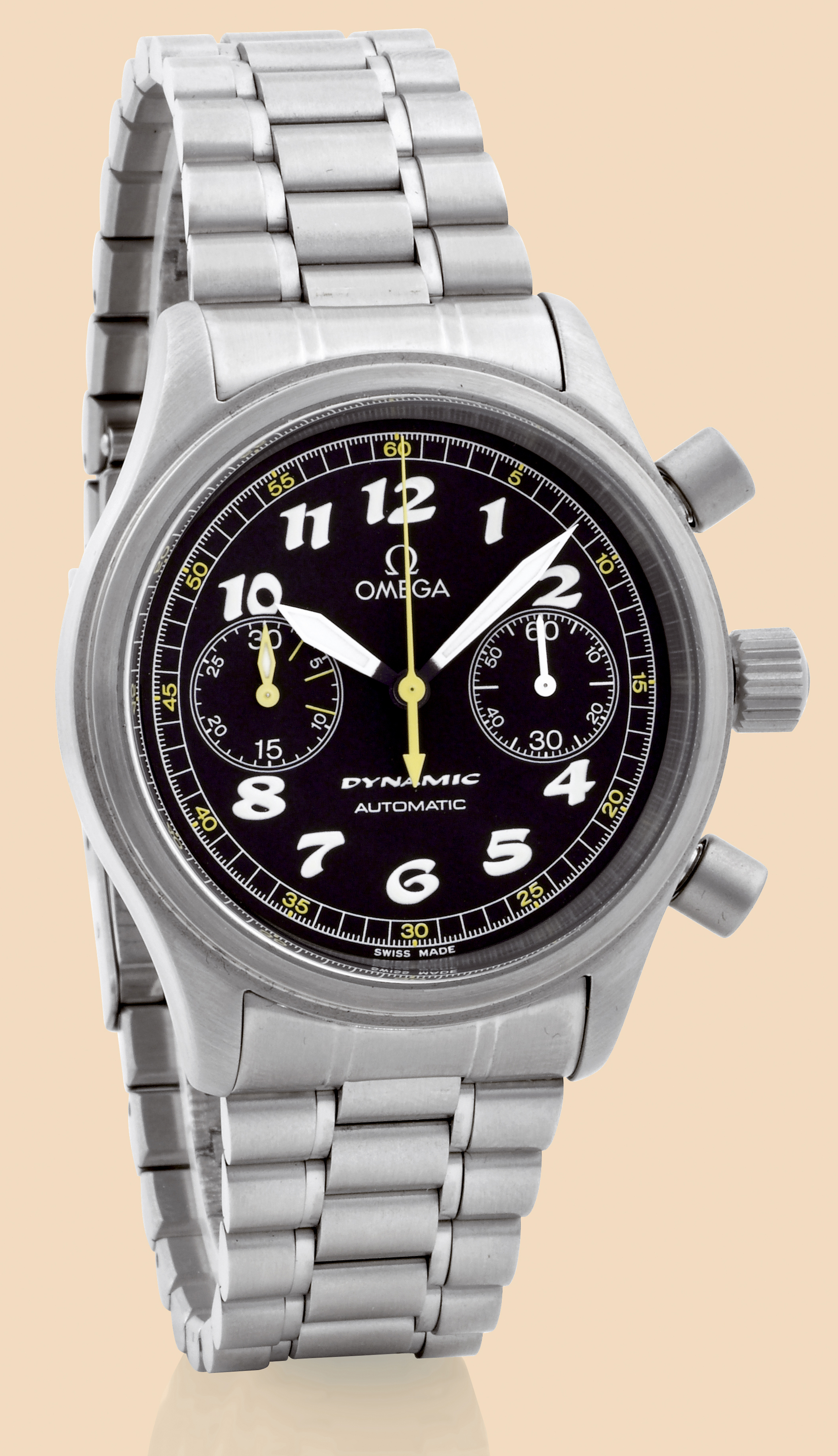 ?Dynamic Chronograph?
Omega, ?Dynamic Chronograph?, Automatic,
Ref. 5240. Made in the 1990s.
Fine, self-winding, water-resistant, stainless steel wristwatch
with round-button chronograph, register and a stainless steel
Omega link bracelet. Accompanied by a fitted box.