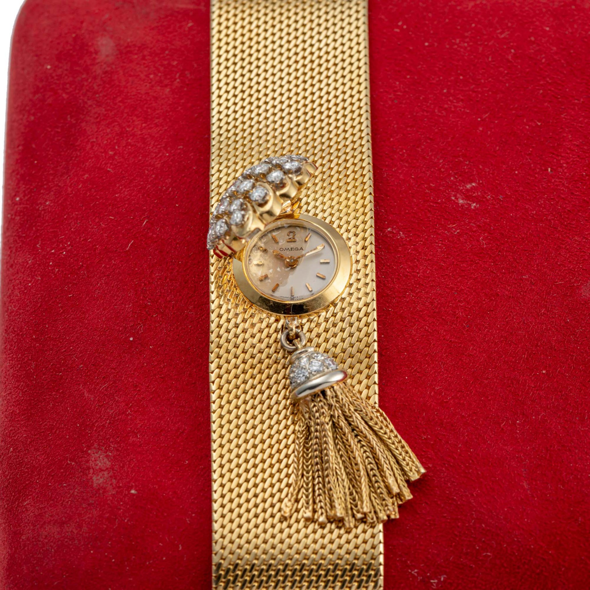 OMEGA, REF. OT 18.118, LADY’S BRACELET WATCH, DIAMOND HINGED COVER, YELLOW GOLD