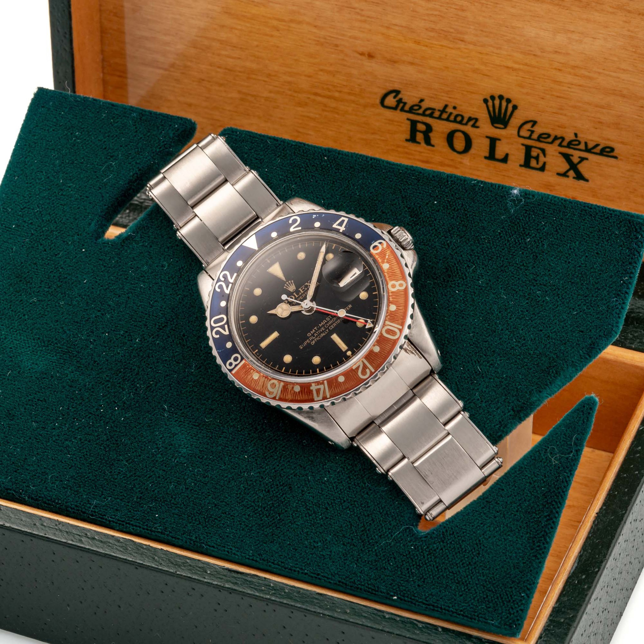 ROLEX, REF. 1675, GMT MASTER “PEPSI”, GILT CHAPTER RING DIAL WITH POINTED CROWN GUARDS