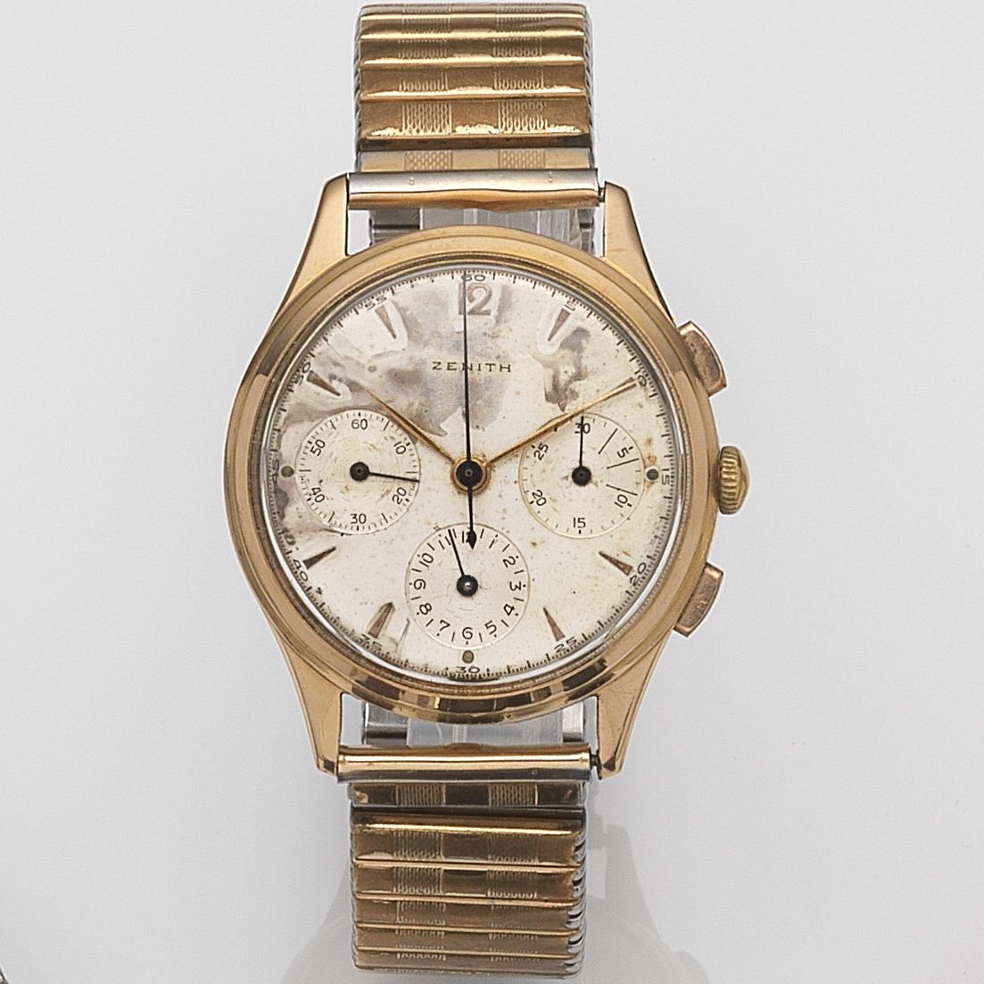 Zenith. An 18ct gold manual wind chronograph wristwatch Ref:10528, Case No.101005, Circa 1950