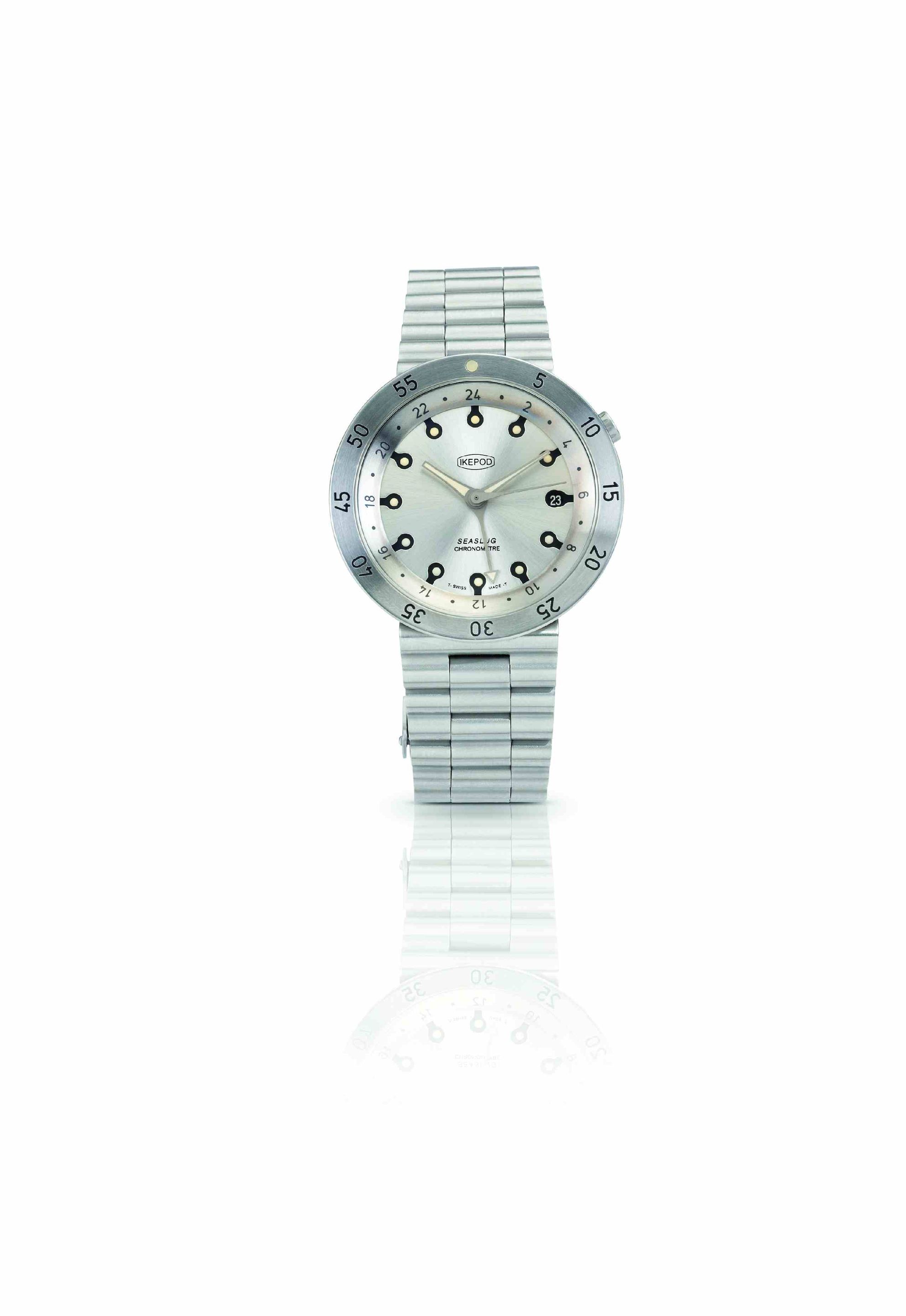 Ikepod. A limited edition stainless steel calendar dual time automatic diver's bracelet watch Marc Newson Design SeaSlug Chronometre, Case No.674/9999, Sold in August 2011