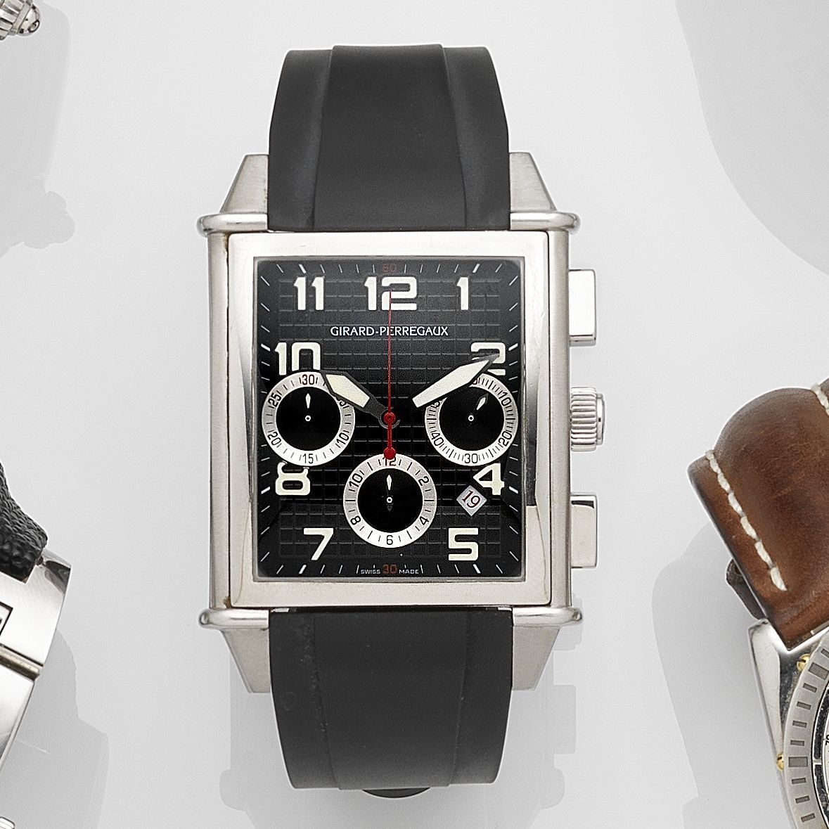 Girard Perregaux. A stainless steel automatic calendar chronograph wristwatch Vintage 1945 XXL, Ref:25840, No.183/999, Circa 2006