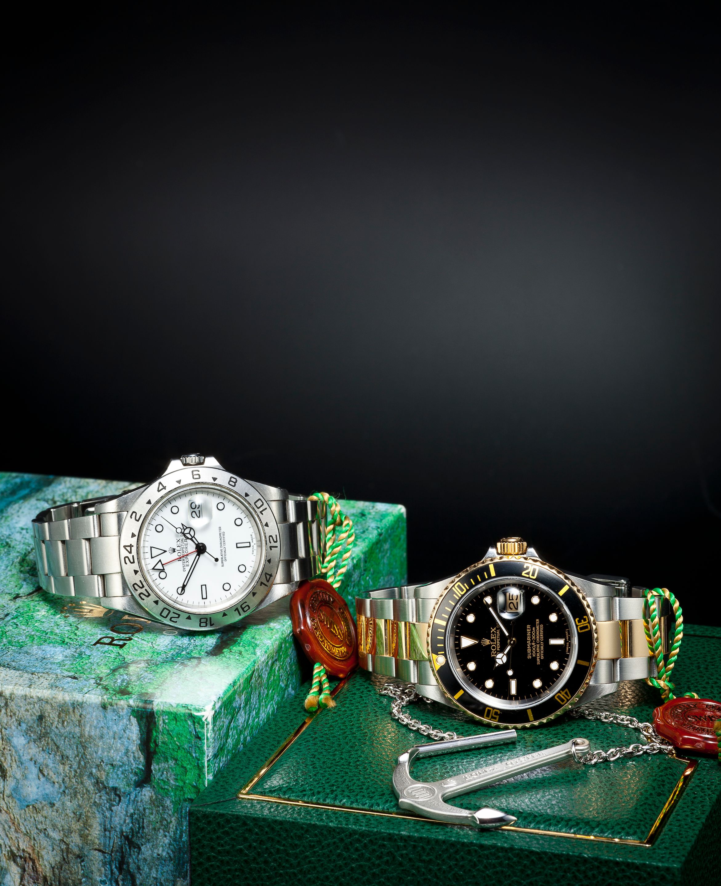Rolex. A fine stainless steel and 18K gold automatic diver's wristwatch with date and braceletSubmariner, Oyster Perpetual Date, Ref:16613, Case no. F274388, sold 2010