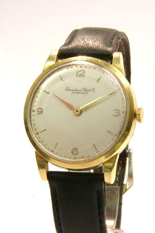 IWC. A gents 18ct gold wristwatch 1950s