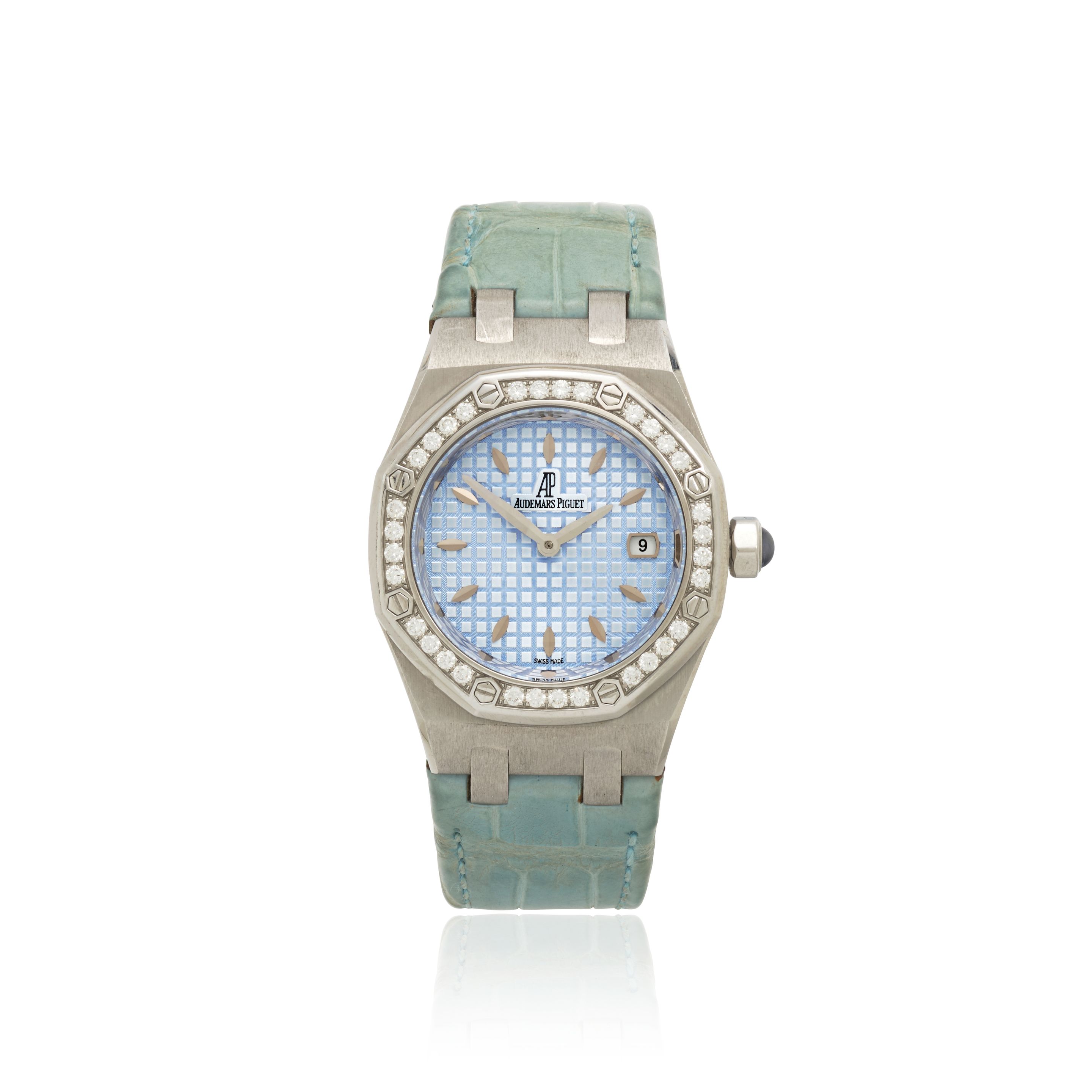 AUDEMARS PIGUET. A LADY'S STAINLESS STEEL AND DIAMOND CALENDAR WRISTWATCH Lady Royal Oak, Ref: 67601ST, Purchased 24th September, 2010