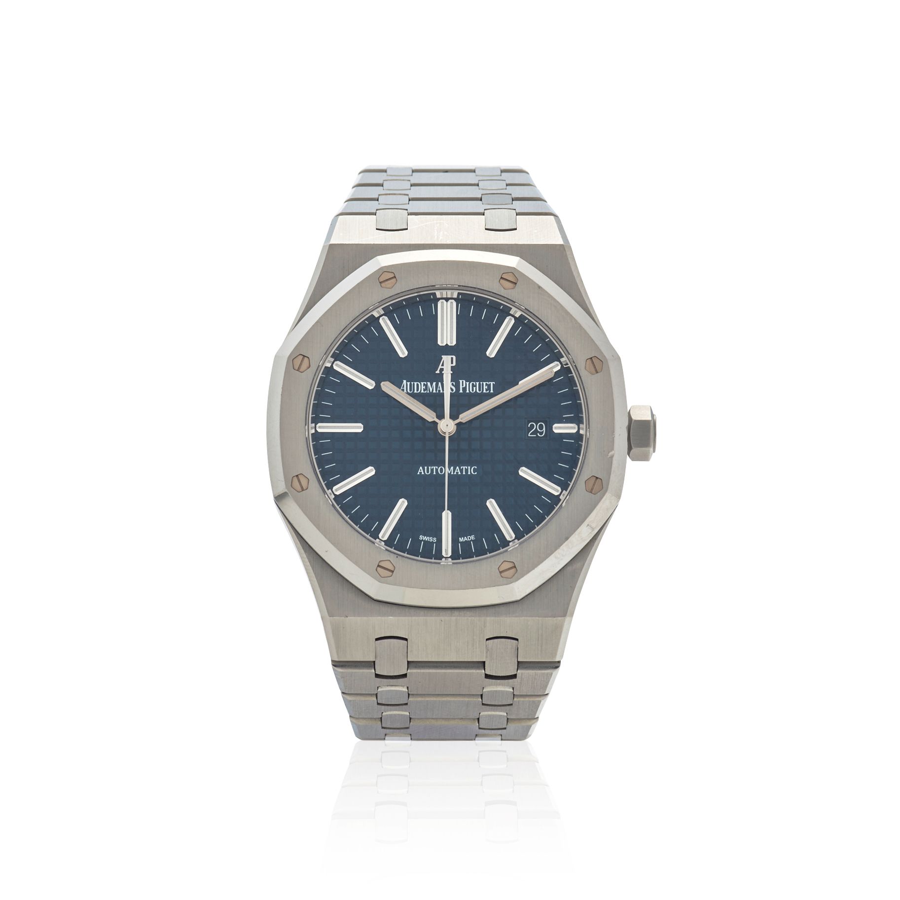 AUDEMARS PIGUET. A FINE STAINLESS STEEL AUTOMATIC CALENDAR BRACELET WATCH Royal Oak, Ref: 15400ST, Purchased 4th October 2016