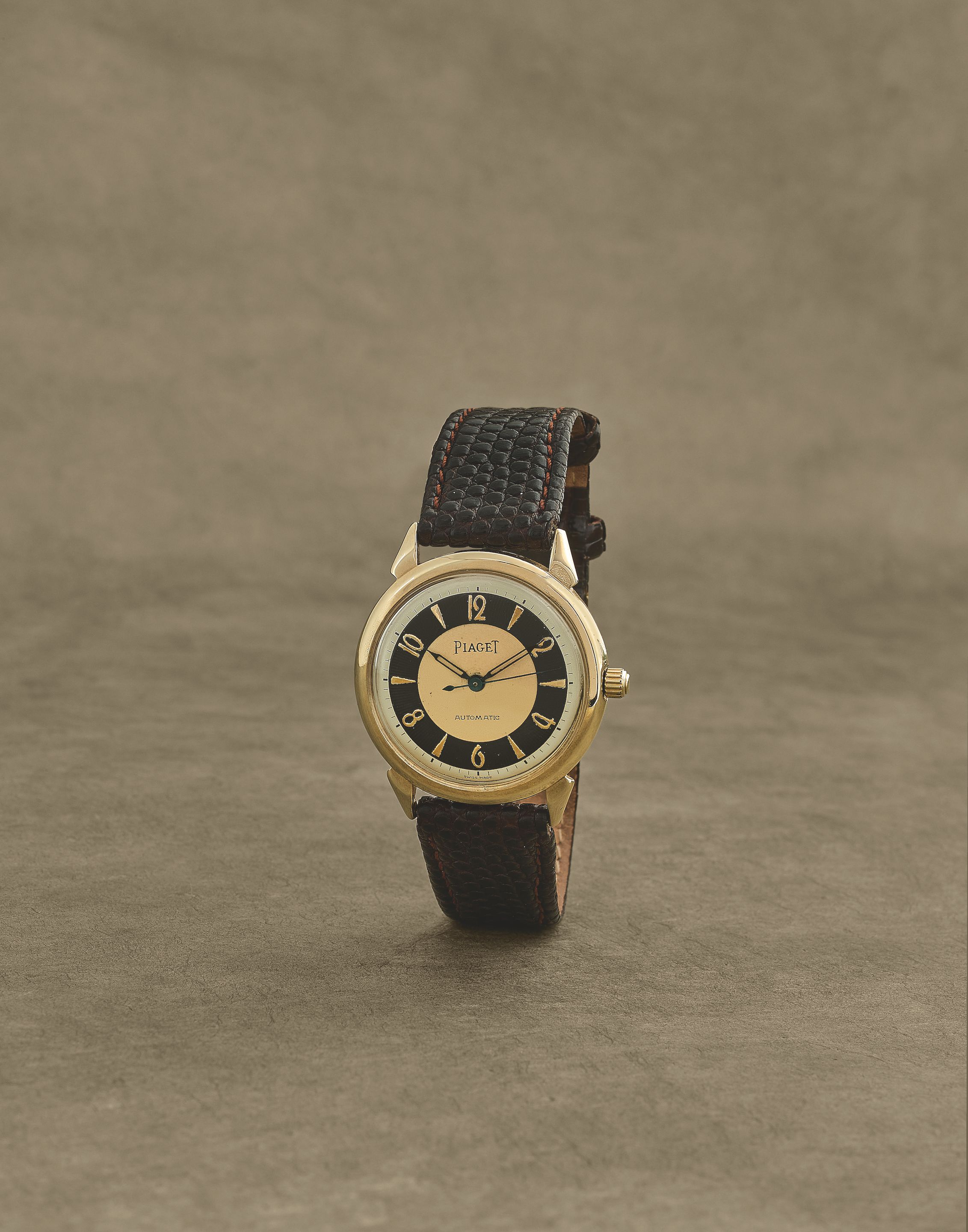 Piaget. Montre bracelet en or jaune 14K (585) mouvement automatique Piaget. A 14K gold automatic wristwatch with fancy lugs Circa 1950