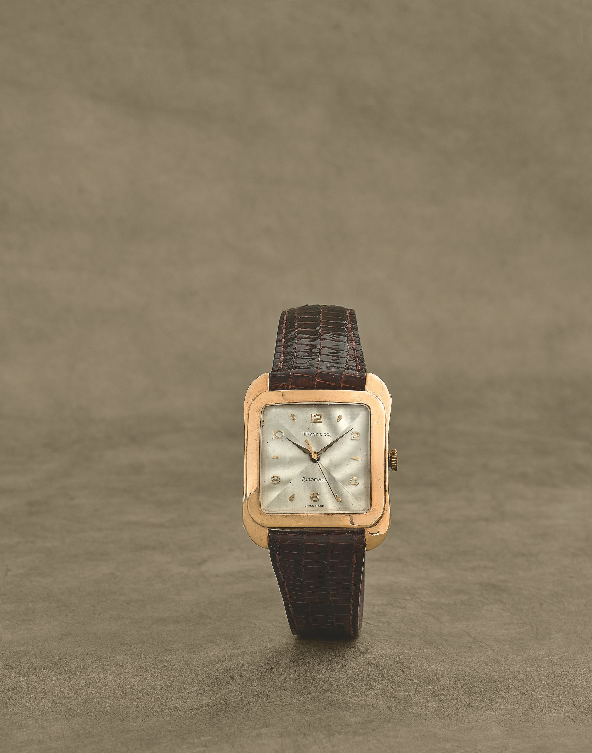Invicta for Tiffany & Co. Montre bracelet en or rose 18K (750) de forme carrée mouvement automatique Invicta for Tiffany & Co. An 18K rose ...