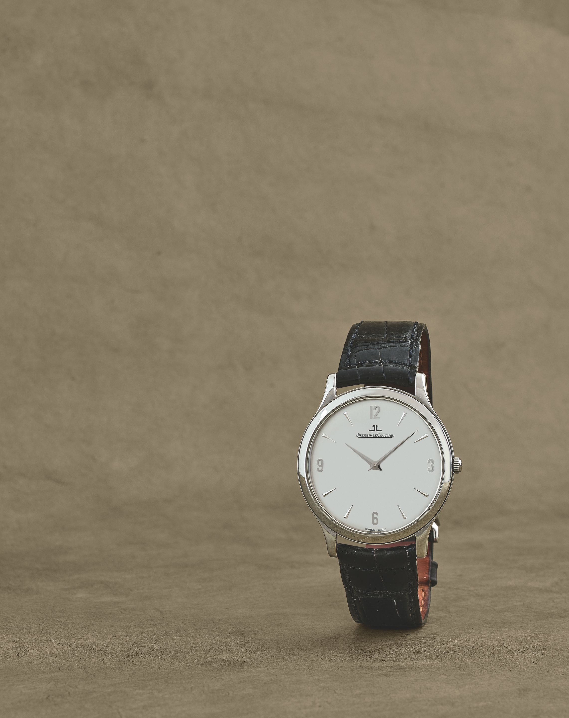 Jaeger-LeCoultre. Fine montre bracelet en acier mouvement mécanique Jaeger-LeCoultre. A stainless steel manual wind thin wristwatch Master Control 1000 Hours Ultra Thin, Ref: 145.8.79.S, Circa ...