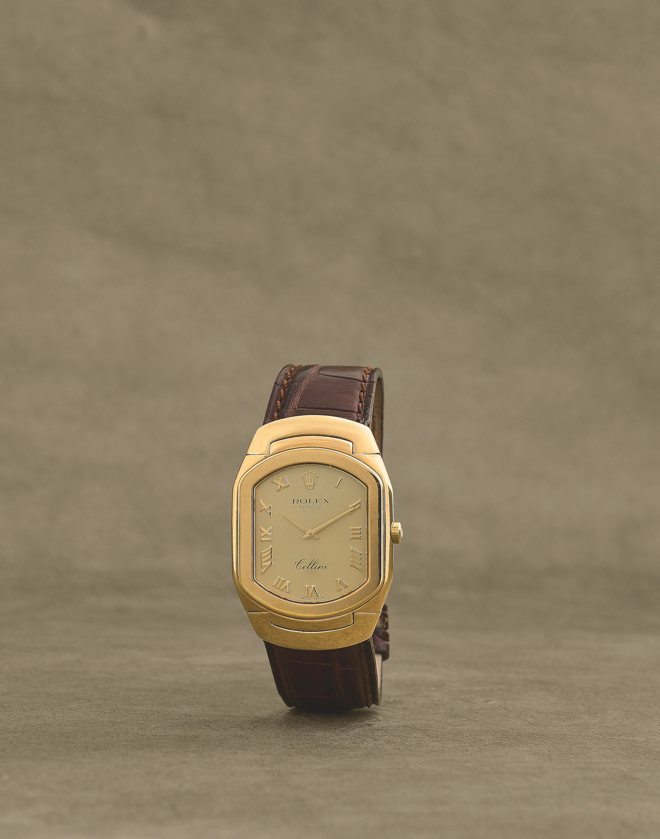 Rolex. Montre bracelet en or jaune 18K (750) avec anses débordantes mouvement quartz Rolex. An 18K gold quartz wristwatch with hooded lugs Cellini, Ref: 6633, ...