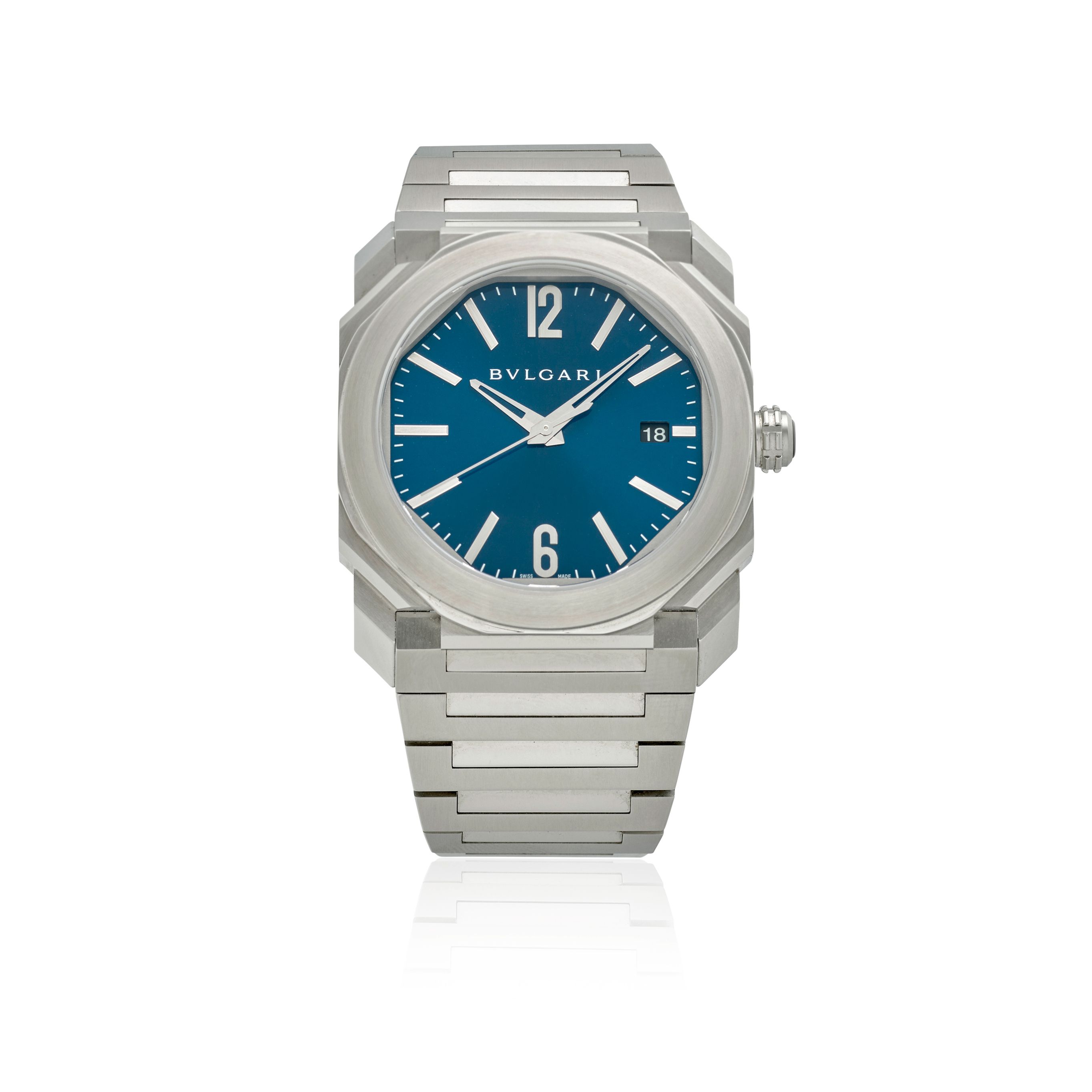 BULGARI. A STAINLESS STEEL AUTOMATIC CALENDAR BRACELET WATCH Octo, Ref: BGO 38 S, c.2020