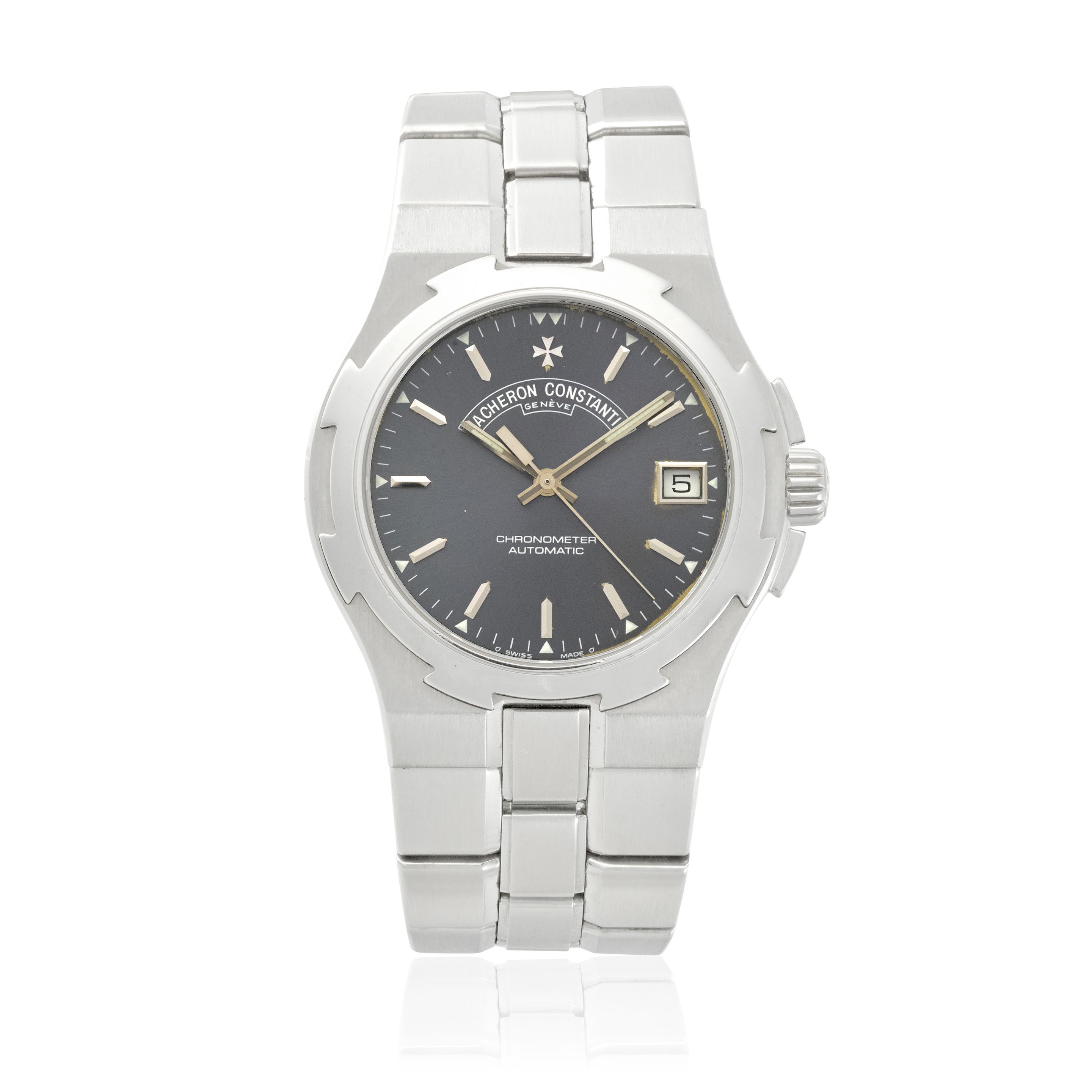 VACHERON CONSTANTIN. A STAINLESS-STEEL AUTOMATIC CALENDAR BRACELET WATCH Overseas, Ref: 42040, c.2000s