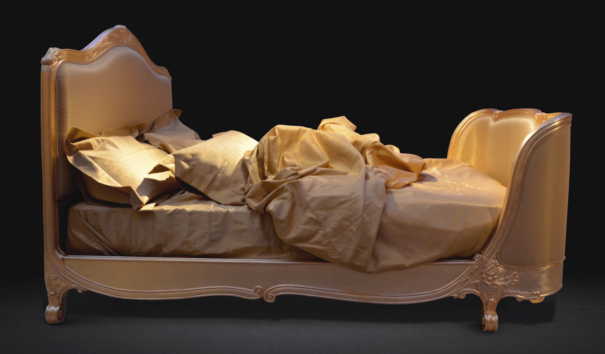 An elegant Italian 24ct gold thread and silk damask bedding suite, Federico Buccellati for Piana Clerico 1582, Milan, 21st century