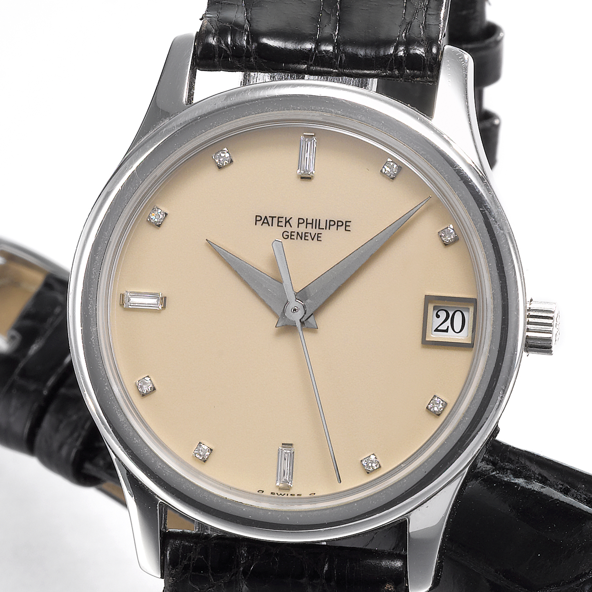 Patek Philippe, A FINE PLATINUM AND DIAMOND SET CENTER SECONDS WRISTWATCH WITH DATE CIRCA 1990 REF 3998P MVT 3000320 CASE 2968789