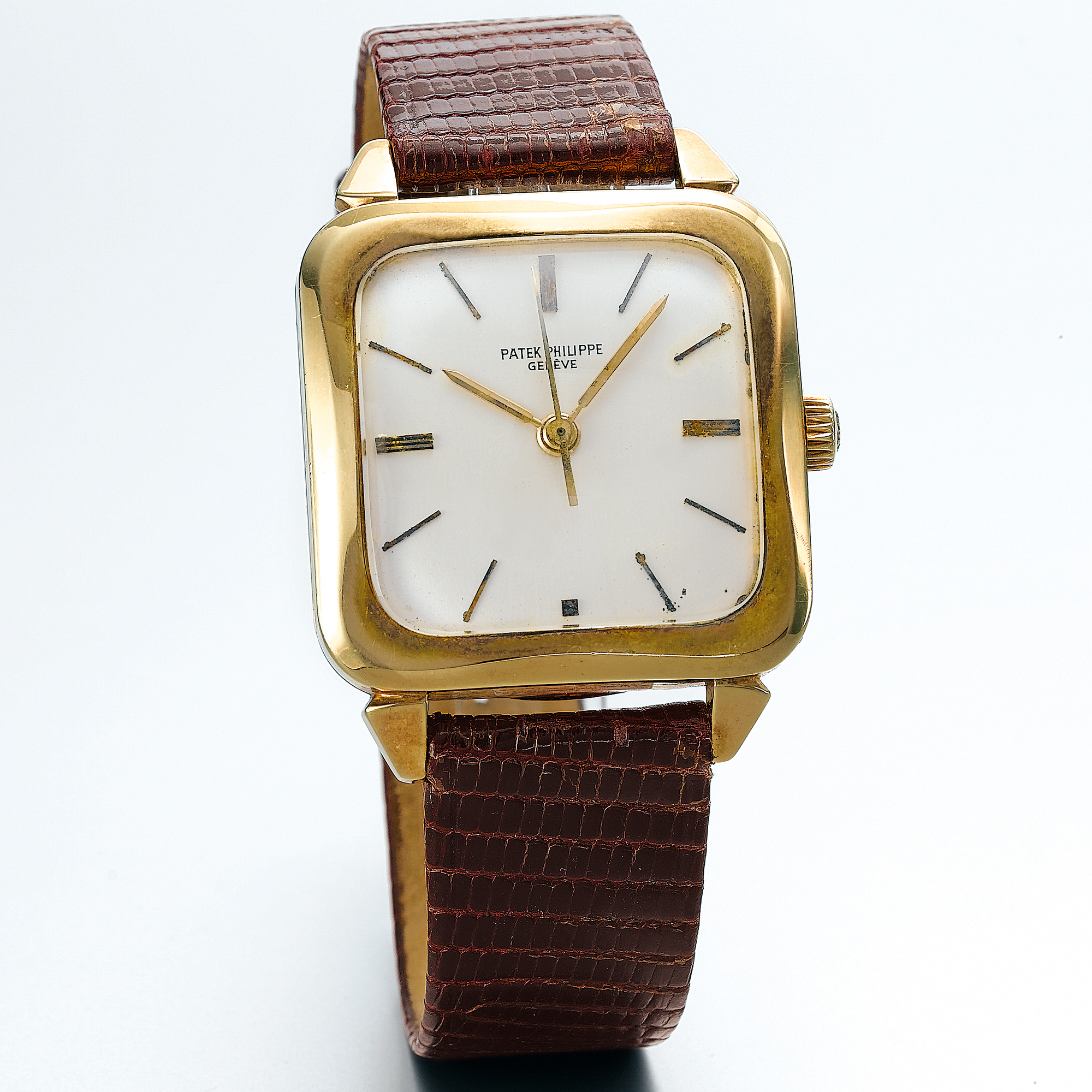 PATEK PHILIPPE, A FINE GOLD CUSHION FORM CENTRE SECONDS WRISTWATCH CIRCA 1950 REF 2540J MVT 706231 CASE 694520