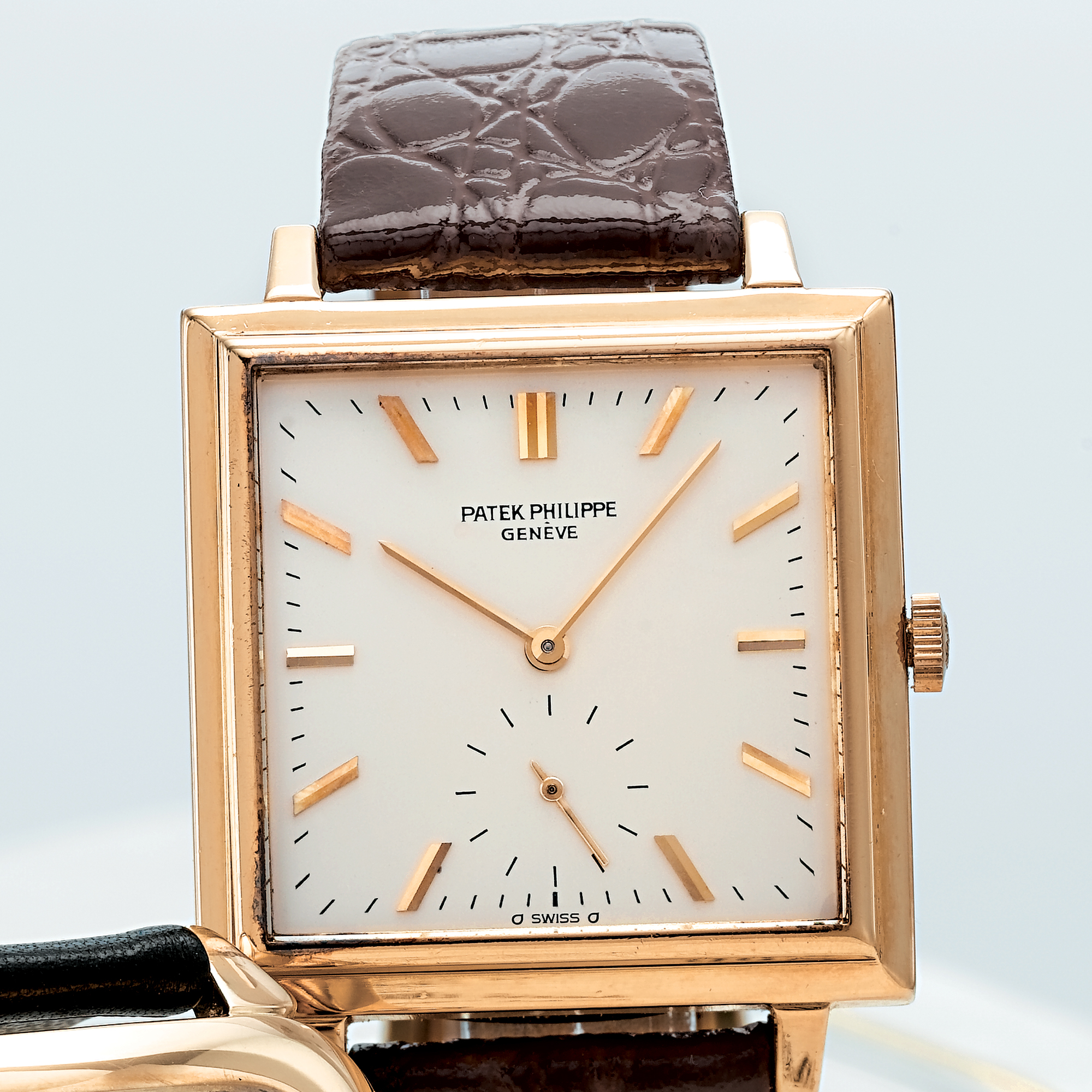 PATEK PHILIPPE, A GOLD SQUARE AUTOMATIC WRISTWATCH1965 REF 3485 MVT 1114520 CASE 2645149