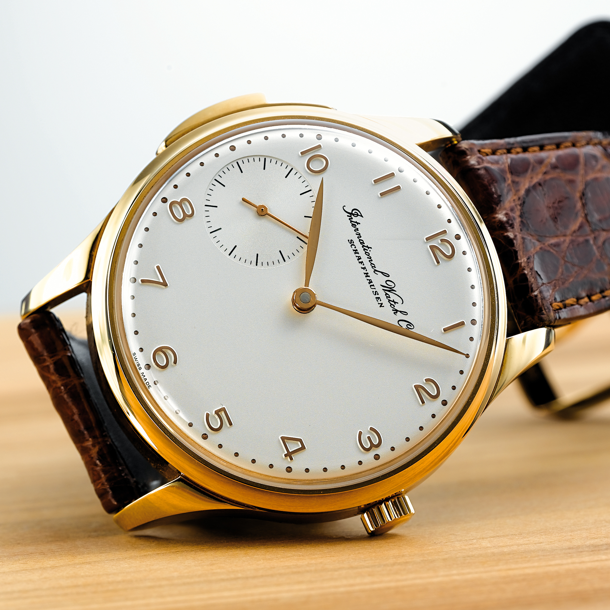 INTERNATIONAL WATCH CO., AN OVER-SIZED GOLD LIMITED EDITION MINUTE REPEATING WRISTWATCHCIRCA 2000 PORTUGUESE NO 032/250
