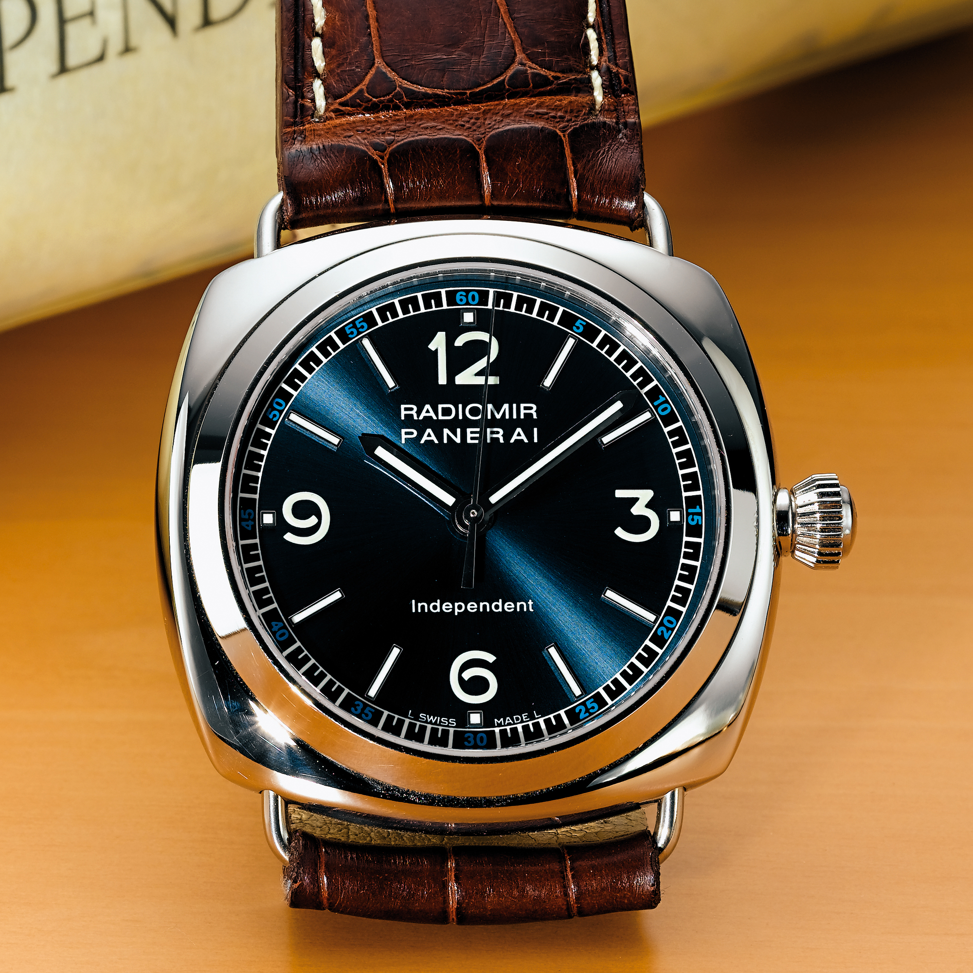 PANERAI, A FINE AND UNUSUAL LIMITED EDITION WHITE GOLD DEAD BEAT CENTRE SECONDS WRISTWATCH CIRCA 2001 PAM00080 RADIOMIR INDEPENDENT