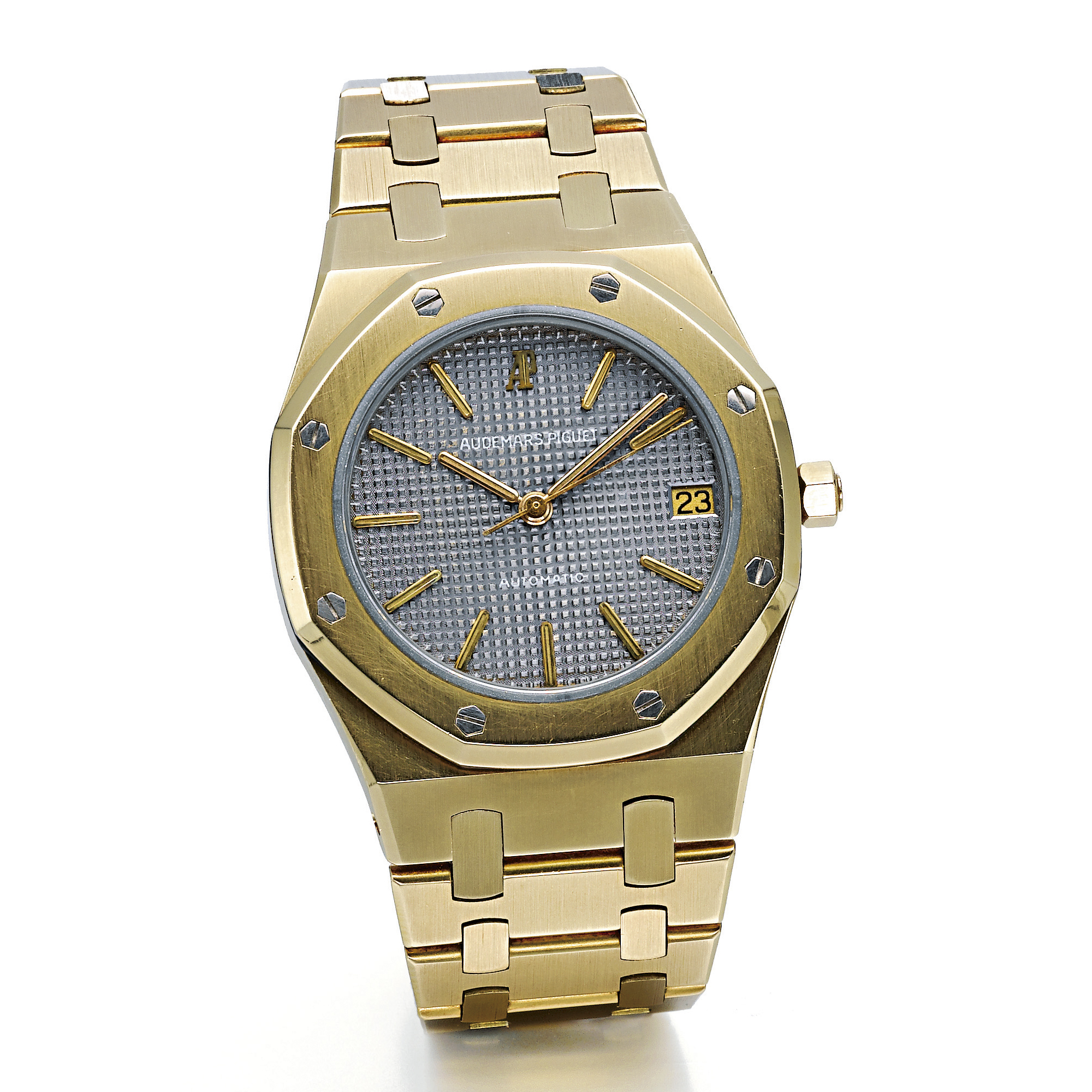 Audemars Piguet, A GOLD AUTOMATIC CENTER SECONDS WRISTWATCH WITH DATE AND BRACELET CIRCA 1990 ROYAL OAK NO 380