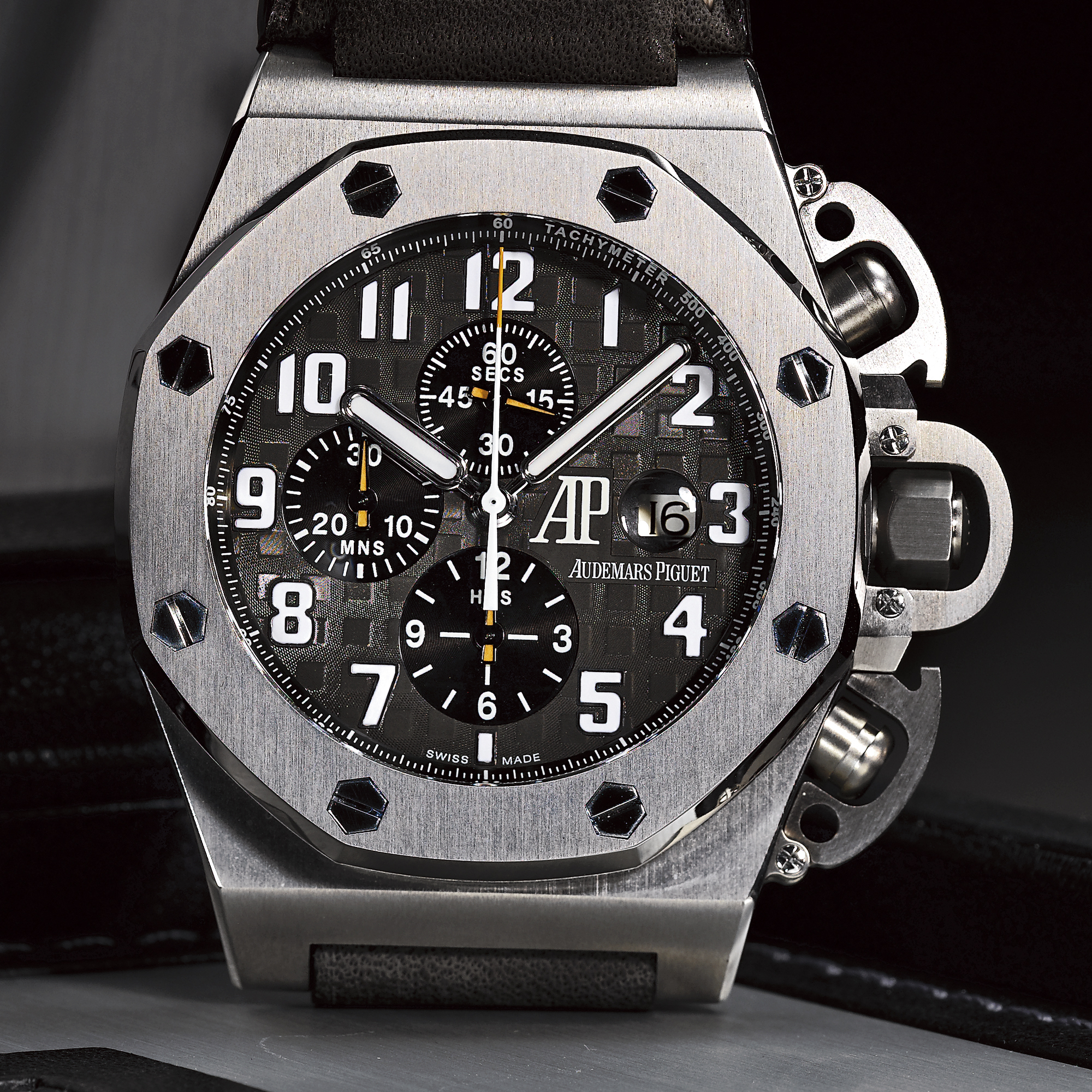 Audemars Piguet, AN OVERSIZED FINE LIMITED EDITION TITANIUM AUTOMATIC CHRONOGRAPH WRISTWATCH WITH DATE AND REGISTERS CIRCA 2003 ROYAL OAK OFFSHORE T-3