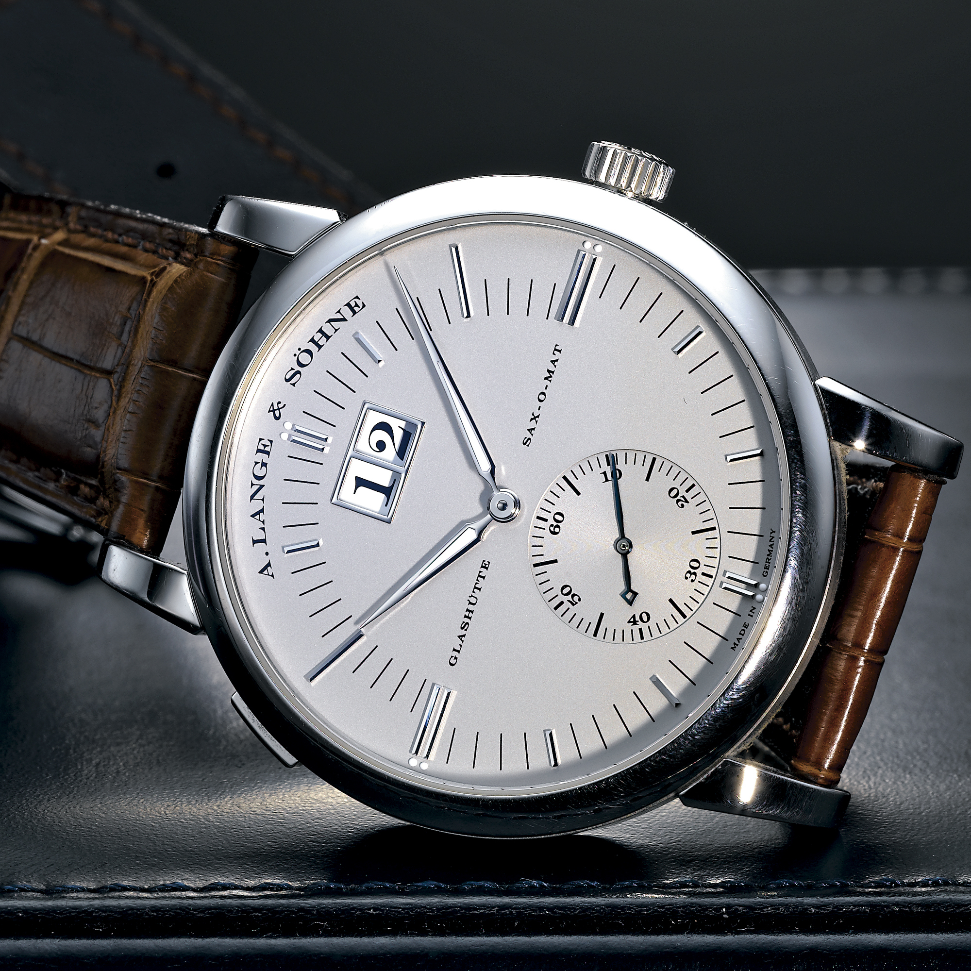 A. Lange & Söhne, A FINE PLATINUM AUTOMATIC WRISTWATCH WITH OVERSIZED DATECIRCA 2003 SAX0NIA