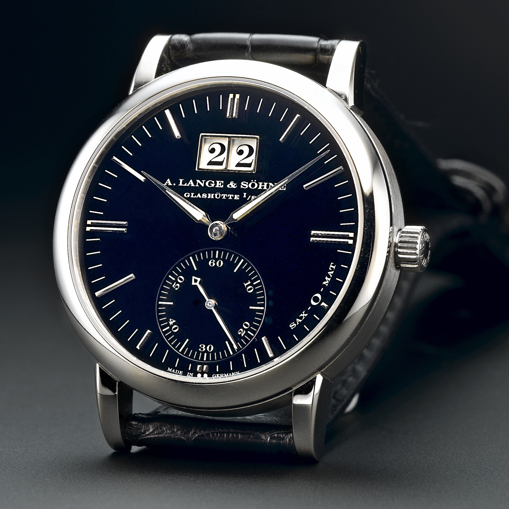 A. Lange & Söhne, A FINE WHITE GOLD AUTOMATIC WRISTWATCH WITH OVERSIZED DATE CIRCA 1997 SAX0NIA