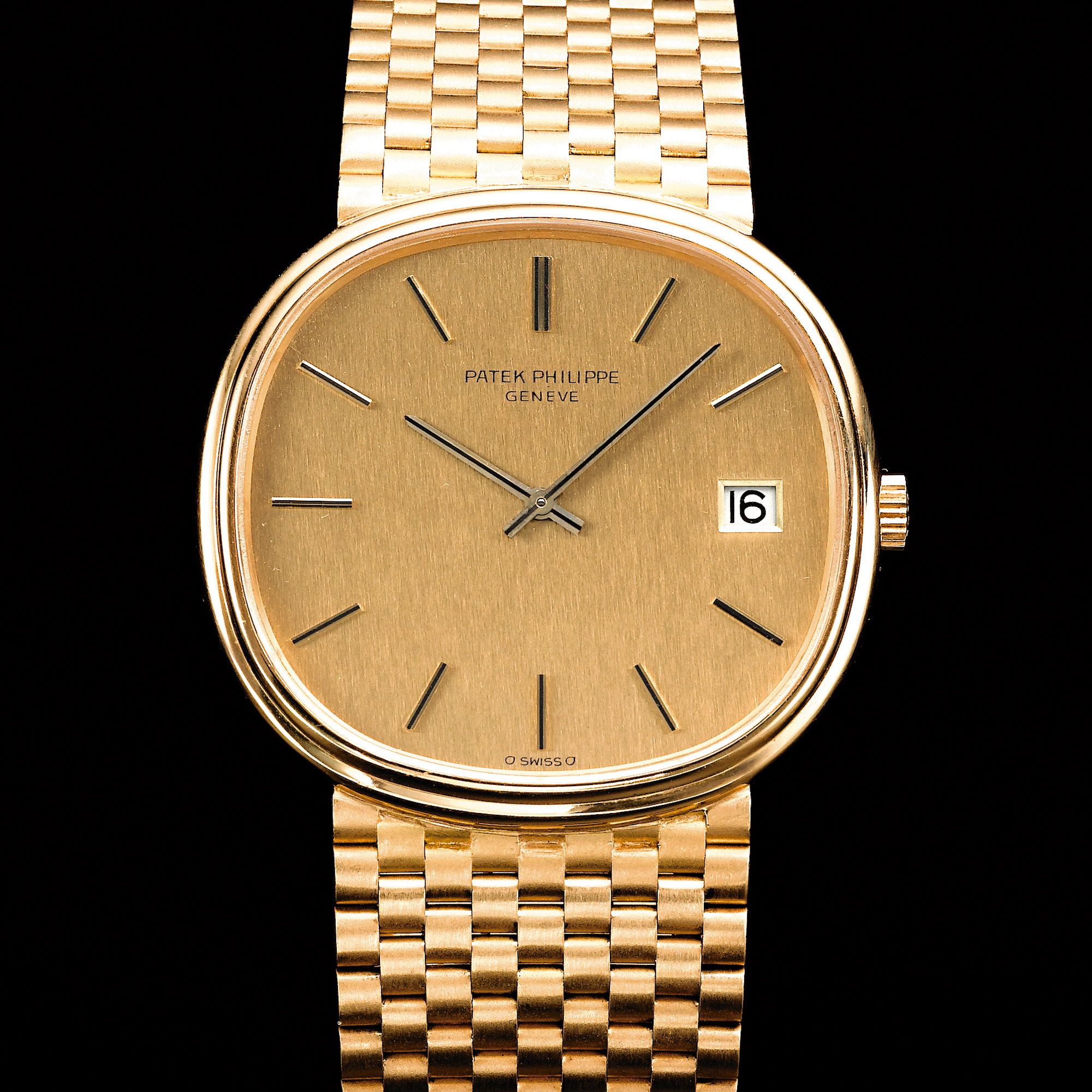 Patek Philippe, A GOLD AUTOMATIC CUSHION SHAPED BRACELET WATCH WITH DATE CIRCA 1981 REF 3839/1 GOLDEN CIRCLE MVT 1308098 CASE 2785913