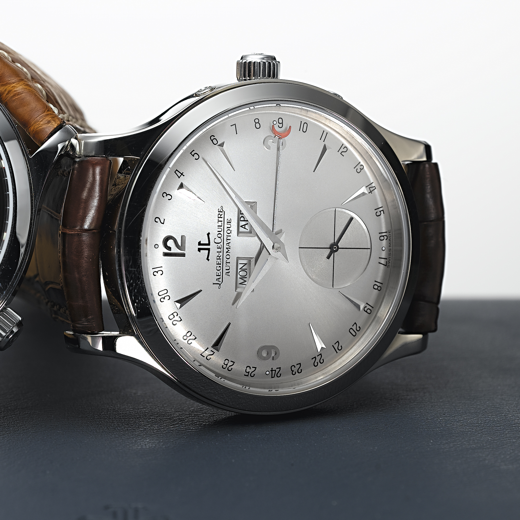 JAEGER-LECOULTRE, A WHITE GOLD AUTOMATIC TRIPLE CALENDAR WRISTWATCHMASTER CONTROL, CIRCA 2000 