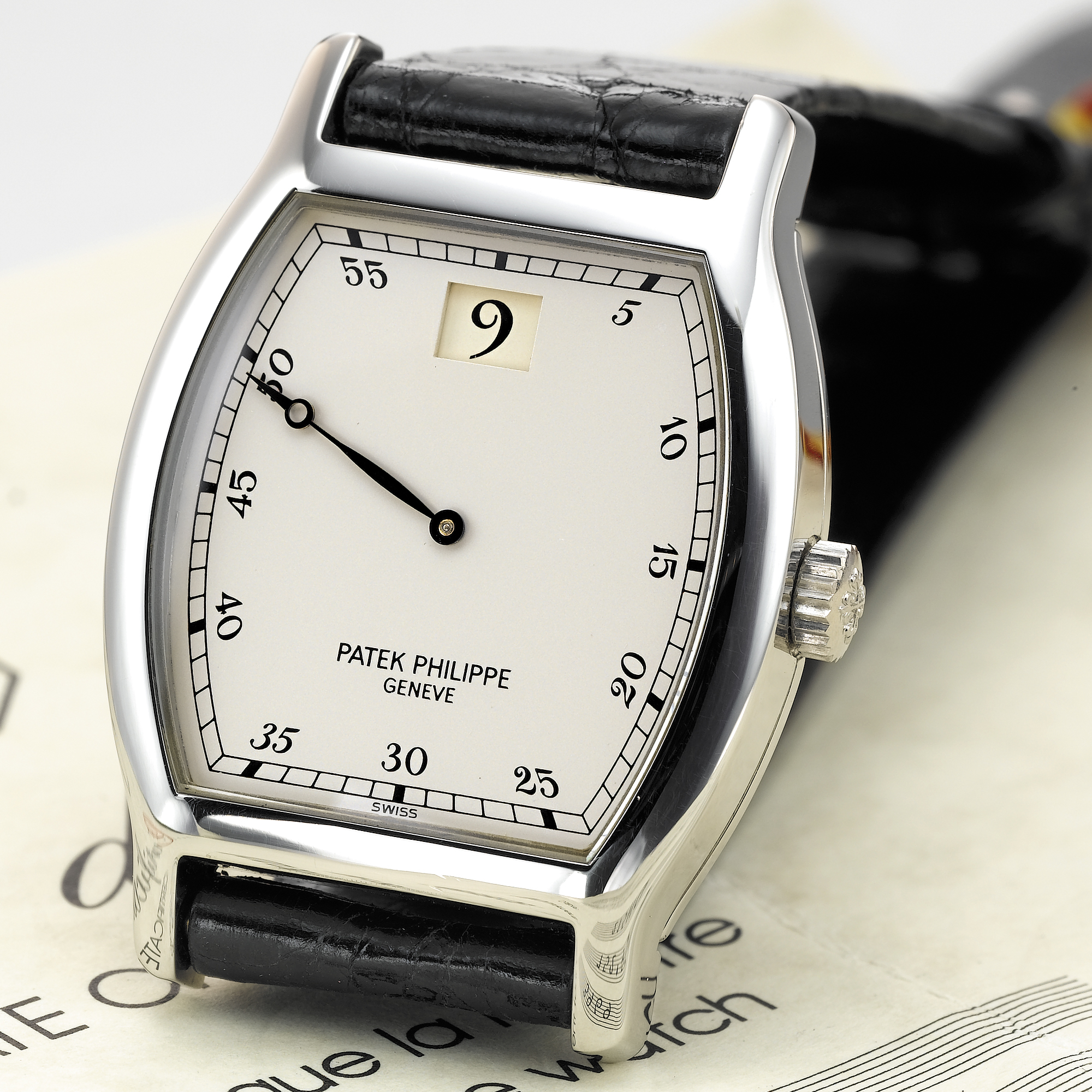 PATEK PHILIPPE, A RARE PLATINUM LIMITED EDITION JUMP HOUR WRISTWATCHCIRCA 1989, NO. 752.959, REF. 3969