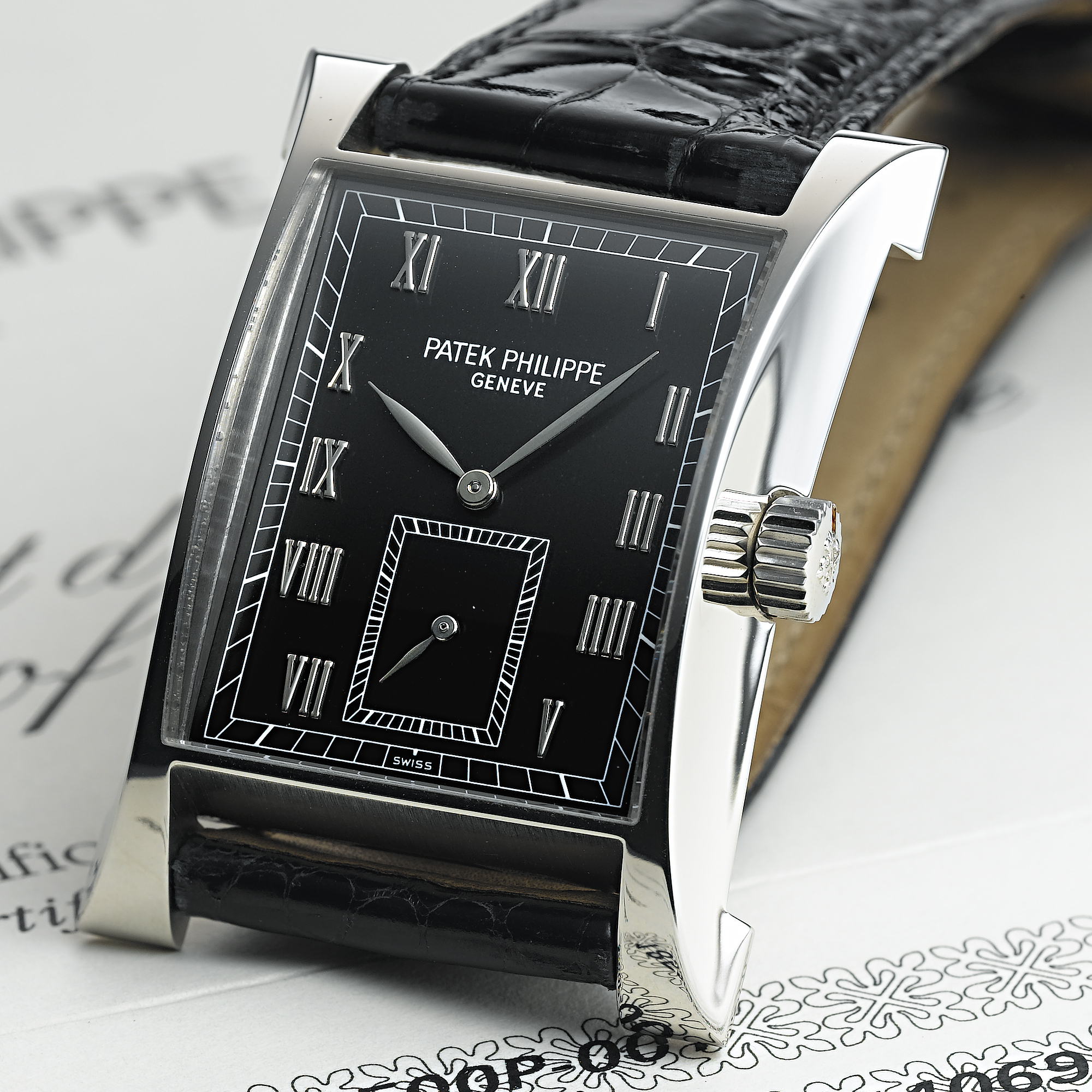 PATEK PHILIPPE, A FINE LIMITED EDITION PLATINUM RECTANGULAR WRISTWATCHPAGODA, CIRCA 1997, NO. 1.853.041, REF.5500